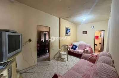 Casa com 3 quartos à venda no Esplanada, Divinópolis 