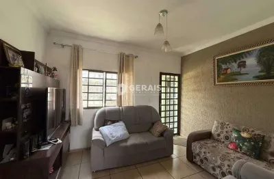 Sobrado à venda, 2 quartos, 2 vagas, santa lúcia - divinópolis/mg