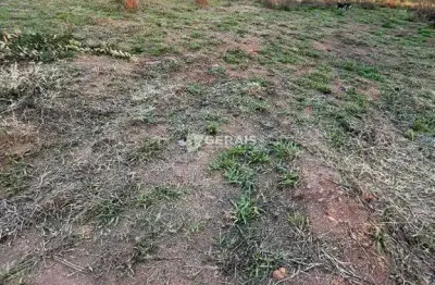 Terreno à venda no Aeroporto, Divinópolis 