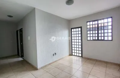Casa para aluguel, 3 quartos, 1 suíte, 1 vaga, dona rosa - divinópolis/mg
