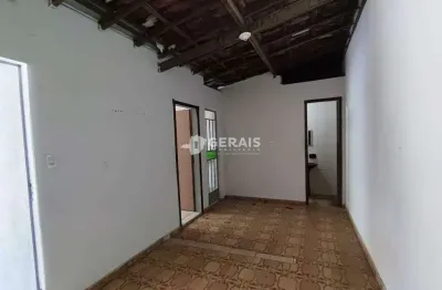 Casa com 2 quartos para alugar na Serra Verde, Divinópolis 