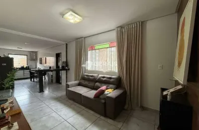 Casa à venda, 4 quartos, 1 suíte, 2 vagas, antonio fonseca - divinópolis/mg