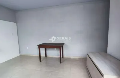 Barracão para aluguel, 1 quarto, maria pecanha - divinópolis/mg