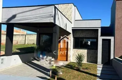 Casa com excelente acabamento em condomínio fechado