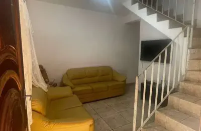 Sobrado para venda no tatuapé com 4 quartos, sendo 3 suítes e 2 vagas de garagem de 150m²