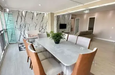 Apartamento à venda no Tatuapé com 3 quartos, 2 suítes e 2 vagas de garagem