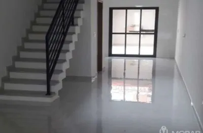 Sobrado à venda na Vila Alpina com 3 quartos sendo 1 suíte e 2 vagas de garagem