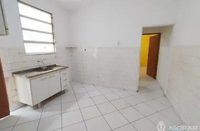 Casa térrea para venda com 2 quartos e 1 vaga de garagem na Vila Ré
