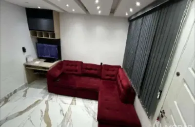 Casa em Condomínio à venda com 2 suítes e 1 vaga de garagem com 70m²