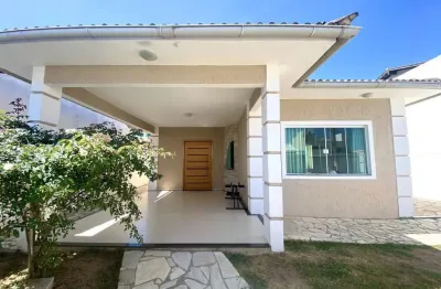 Casa 3 quartos com piscina no condomínio dos pássaros