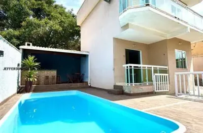 Cabo frio: casa duplex mobiliada 2 suítes com piscina e churrasqueira