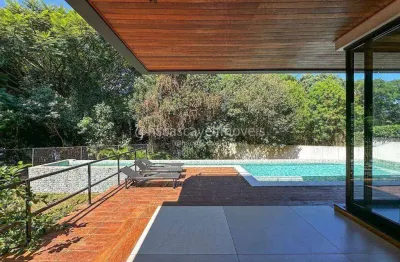 Casa a venda em condomínio fechado com vista para o lago municipal de cascavel