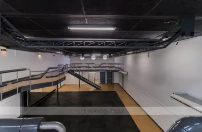 Ponto comercial com 670m2 (500m2 no terreo e 170m2 no mezanino aberto) localizado no coração do tatuape