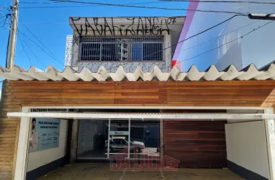 Prédio comercial com 360m2 testada 9m 2 pavimentos, em frente ao hospital amil saude e a 250m do metro e shop tatuape
