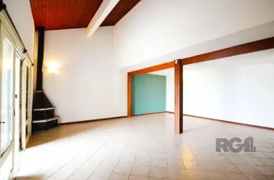 Casa de 200m² - 4 dormitórios, 4 vagas no bairro espírito santo