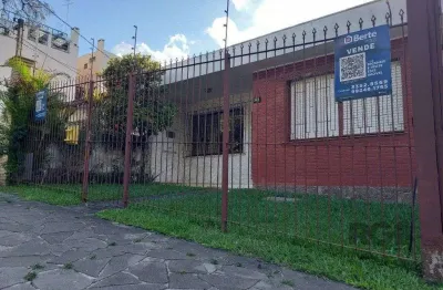 Casa com 3 quartos à venda na Rua Doutor Ernesto Ludwig, 340, Chácara das Pedras, Porto Alegre