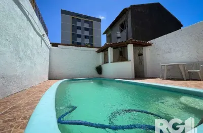 Casa com 3 quartos à venda na Rua Enfermeiro Ventura, 262, Vila Nova, Porto Alegre