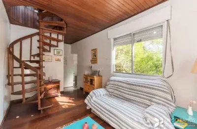 Casa para Venda - 190m², 4 dormitórios, sendo 1 suites, 2 vagas - Partenon