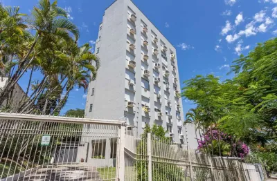 Apartamento no petrópolis de 2 dormitórios dependência e vaga desocupado