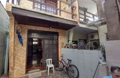 Casa com 6 quartos à venda na Avenida Eduardo Prado, 1791, Cavalhada, Porto Alegre