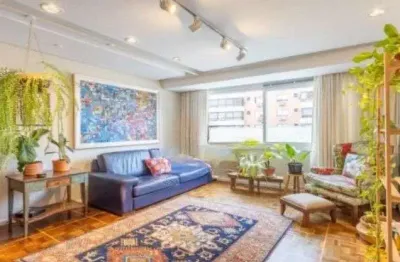 Apartamento amplo e bem localizado no menino deus!!