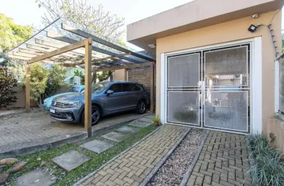 Casa com 3 quartos à venda na Rua Comandai, 511, Cristal, Porto Alegre