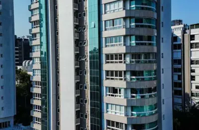 Apartamento com 202m², 3 suítes, lareira, churrasqueira, 3 vagas, infraestrutura completa, no bela vista.