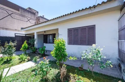 Casa com 3 quartos à venda na Avenida Circular, 778, Vila Jardim, Porto Alegre