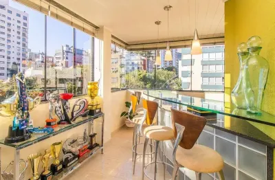 Vende-se apartamento mobiliado com 3 quartos e 134 m² - mont serrat