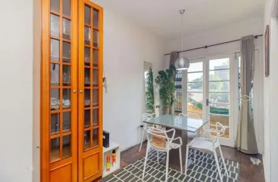 Vende-se apartamento com 3 quartos, 87m² e sacada - petrópolis