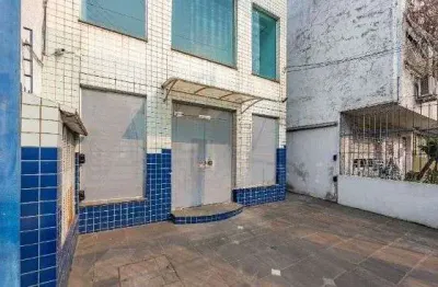 Prédio comercial com loja no bairro rio branco com 237m²