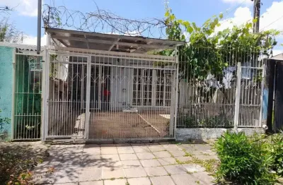 Casa com 2 quartos à venda na Rua Brigadeiro Leonardo Teixeira Collares, 5, Vila Nova, Porto Alegre