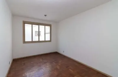 Excelente prédio na av assis brasil com 01 loja térreo com 222,21m2 de área privativa    e 10 salas com banheiros
