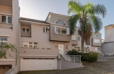 Casa ampla em condomínio com acesso ao rio – 3 dormitórios e excelente infraestrutura