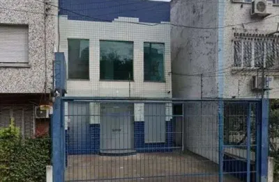 Prédio comercial com loja no bairro rio branco com 237m²