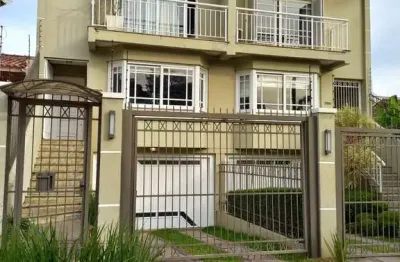Casa com 4 dormitórios no bairro chácara das pedras