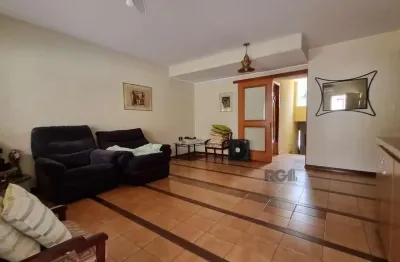 Casa em condomínio fechado com 3 quartos à venda na Rua Martim Afonso, 115, Santo Antônio, Porto Alegre