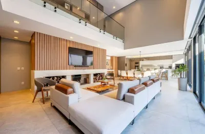 Casa ampla e aconchegante no alphaville com piscina e segurança 24h