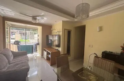 Apartamento térreo com piscina à venda com 2 dormitórios 52 m²