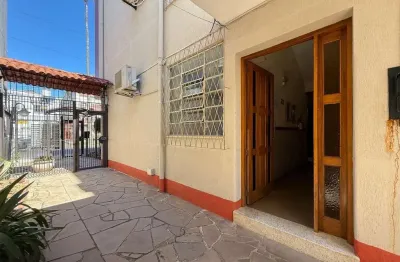 Apartamento com ótima localização no bairro menino deus