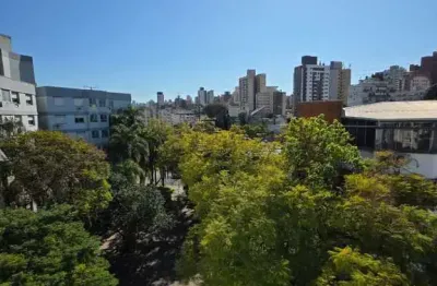 Excelente apartamento de 1 dormitório mobiliado , 1 vaga coberta, portaria , elevador, vista, salão de festas, no bairro petrópolis porto alegre, rs