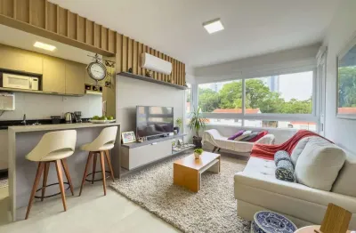 Apartamento 03 suítes bairro cristal, 88,97m² de área privativa, semimobiliada e 02 vagas de garagens cobertas.