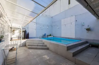 Casa com 3 quartos à venda na praça heron domingues, 35, jardim itu sabará, porto alegre, 199 m2 por r$ 695.000