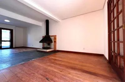 Incrível casa com lareira e espaço goourmet em condominio no bairro ipanema!