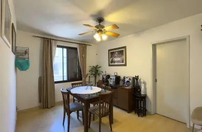 Apartamento semimobiliado 2 dormitórios com vaga de garagem no centro histórico