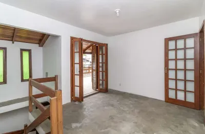 Casa com 4 quartos à venda na Rua Dom Jaime de Barros Câmara, 325, Sarandi, Porto Alegre