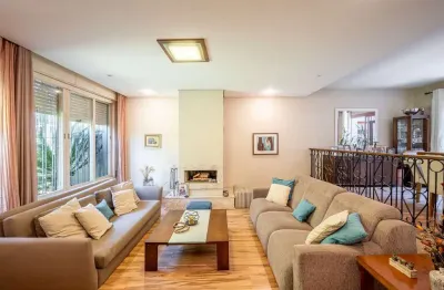 Casa com 3 quartos à venda na Rua Fonseca Guimarães, 84, Medianeira, Porto Alegre