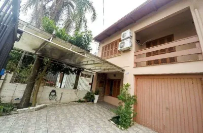 Vende-se casa com 4 quartos( 1 suíte), 156 m² e 2 vagas - partenon