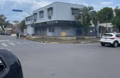 Prédio comercial com várias salas lotadas nas e depósito/ garagem, ótimo para academias,