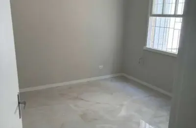 Apartamento amplo no menino deus – 2 dormitórios, 2 banheiros e churrasqueira